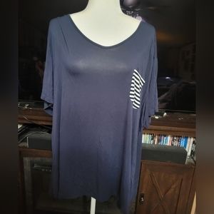 In‎ Voland size 22W Navy Tee with pocket